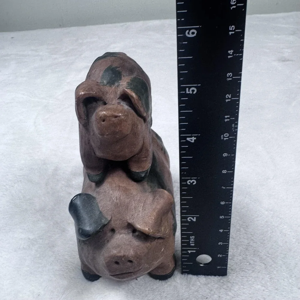BB Double Pig Figurine Hand Carved Style Brown Black Farmhouse Country Decor‎